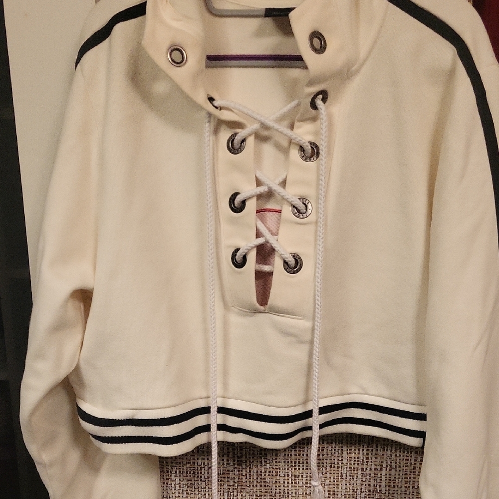 Puma By Rhianna Cropped Sweatshirt. Medium